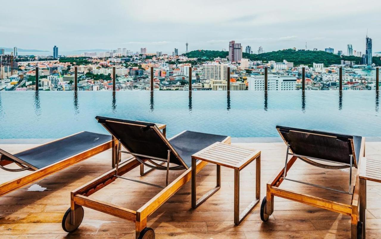 Central Pattaya Condo With A Beautiful View Екстериор снимка