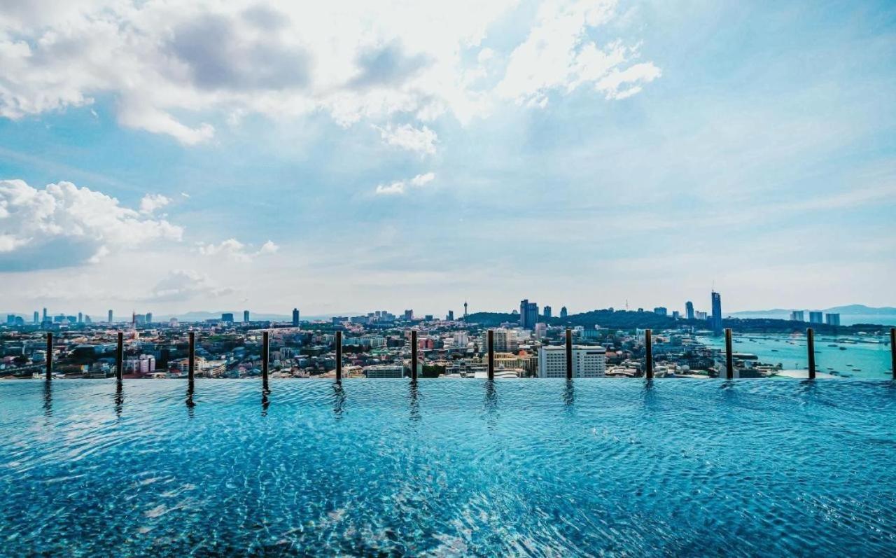 Central Pattaya Condo With A Beautiful View Екстериор снимка