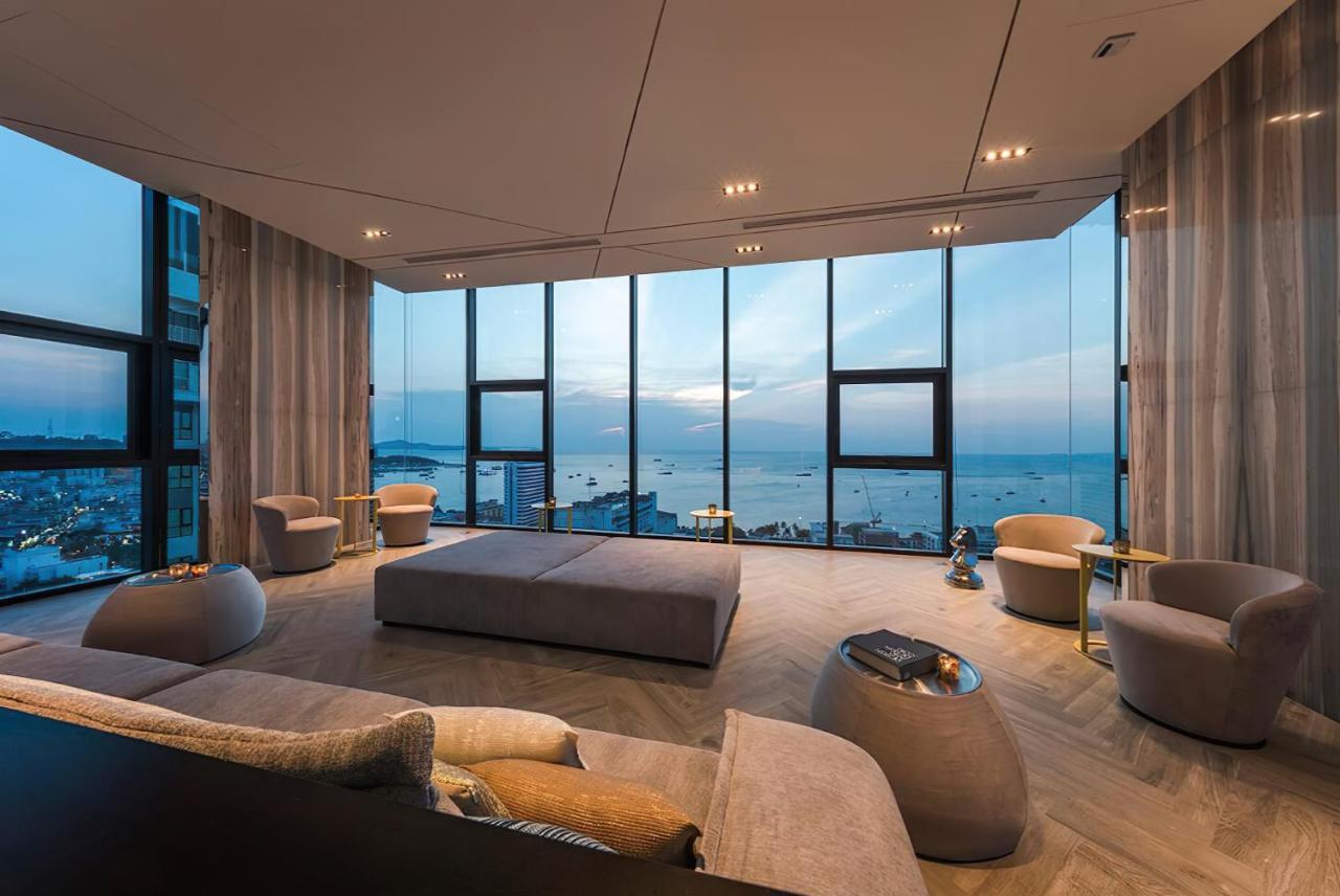Central Pattaya Condo With A Beautiful View Екстериор снимка