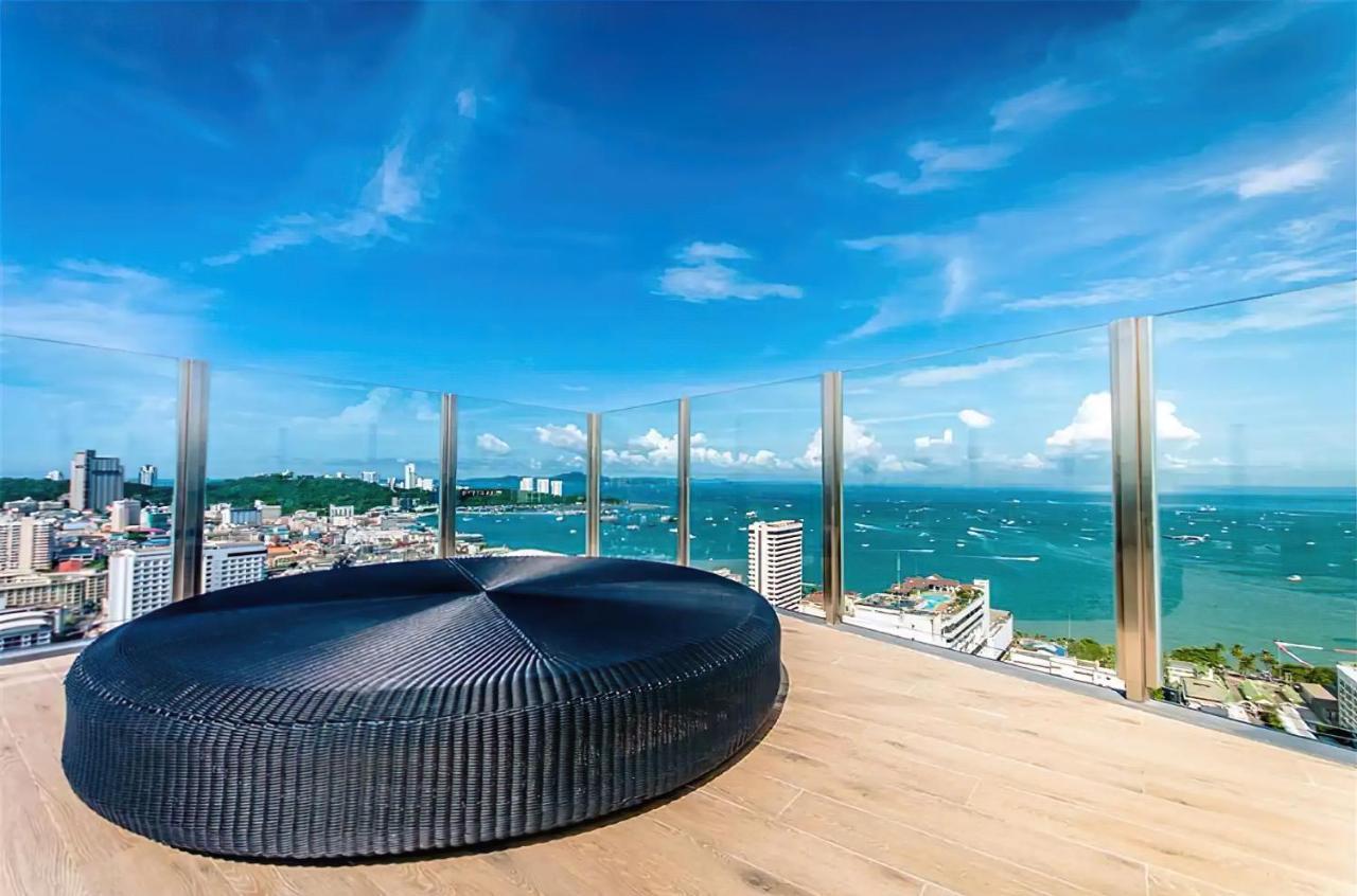 Central Pattaya Condo With A Beautiful View Екстериор снимка