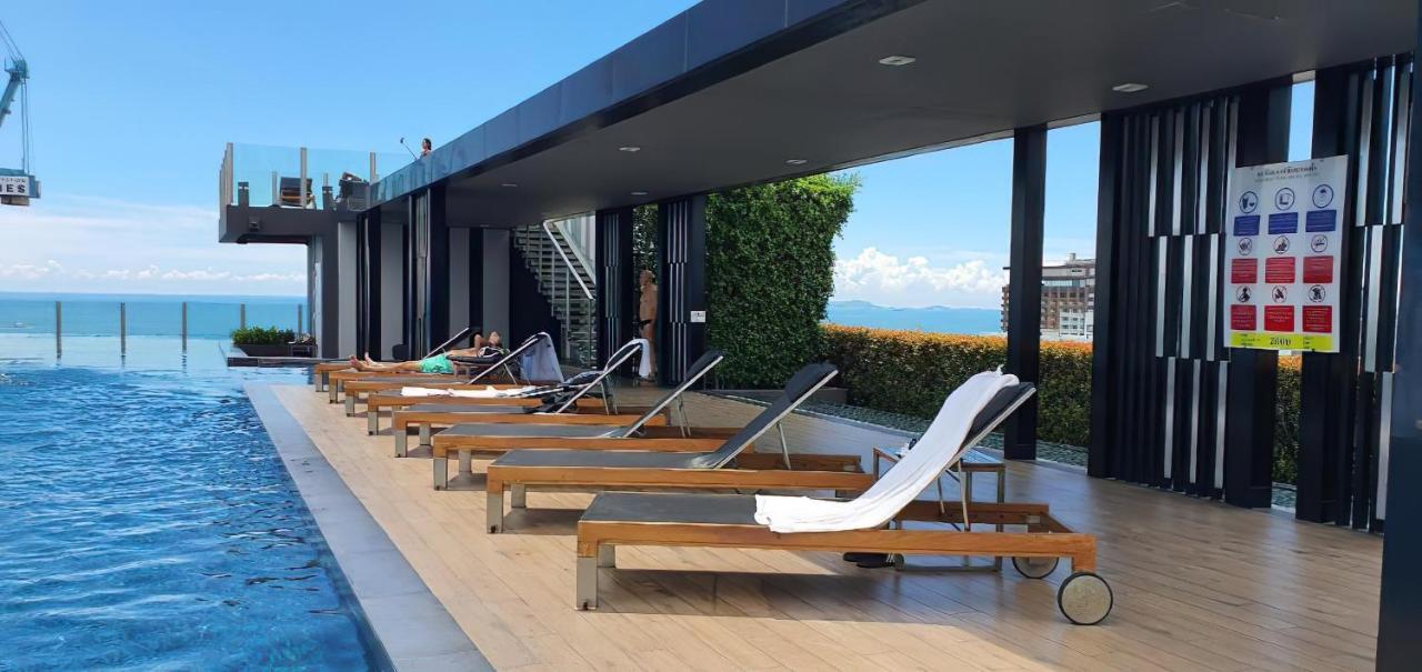 Central Pattaya Condo With A Beautiful View Екстериор снимка