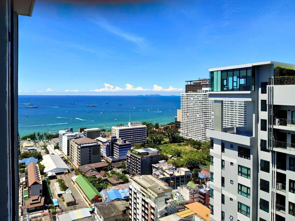 Central Pattaya Condo With A Beautiful View Екстериор снимка